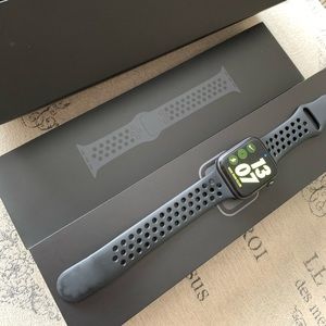 Apple Watch Series 4 Nike+